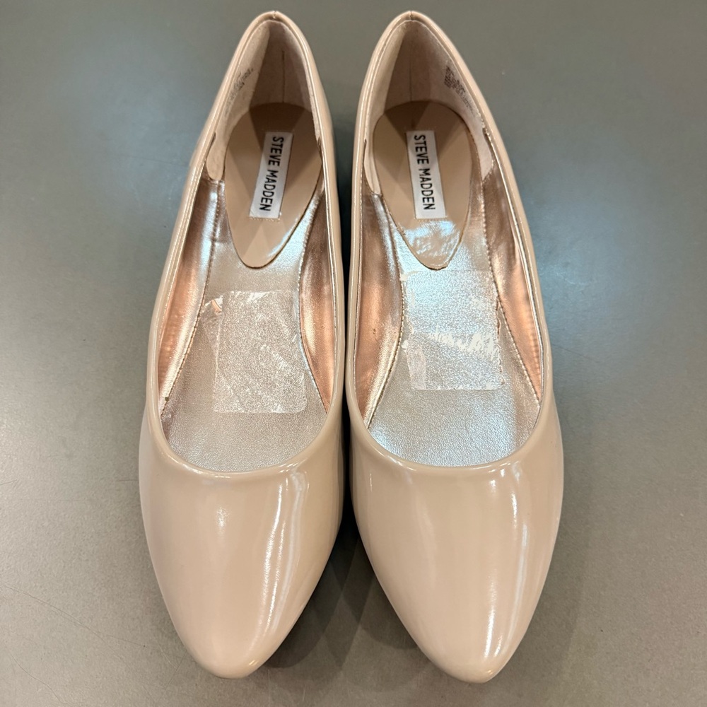 Steve Madden Women's Beige Flats - Size 8.5